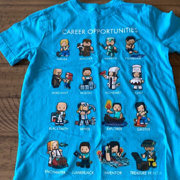 Old Navy T Shirt 🧦 - Picture 1 of 4